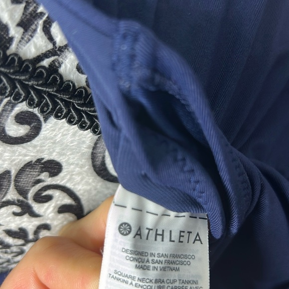 Athleta Navy Blue Tank Top Padded 36 B/C Underwire - Picture 2 of 4